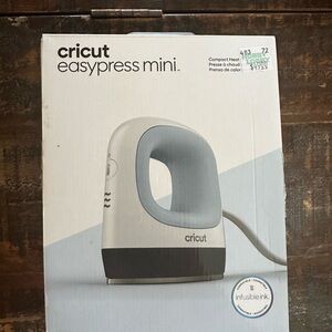 Cricut Gray Cushion and Mini Press